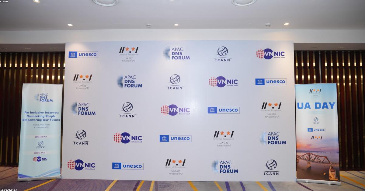 Hướng Dẫn Kỹ Thuật Xử Lý Và Giữ Hoa Tươi Lâu Cho Tiệc Cưới Ngoài Trời