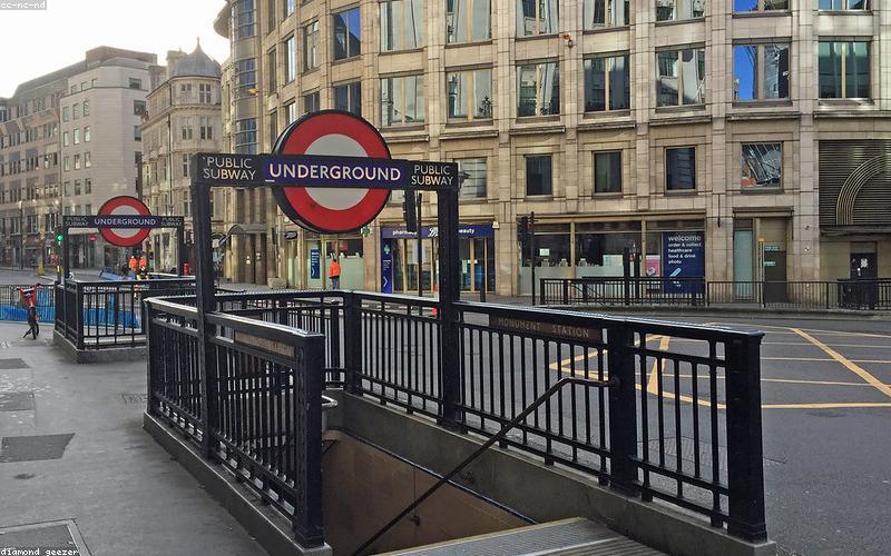 Cách tắt nến thơm không gây khói