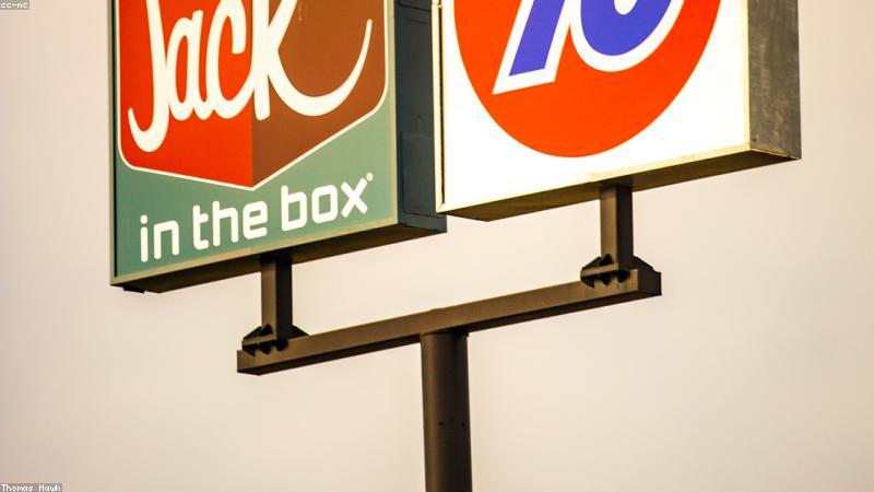 So sánh chi phí xe xăng và xe điện