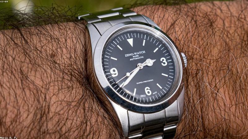 Đồng hồ mặt số nhỏ cổ điển