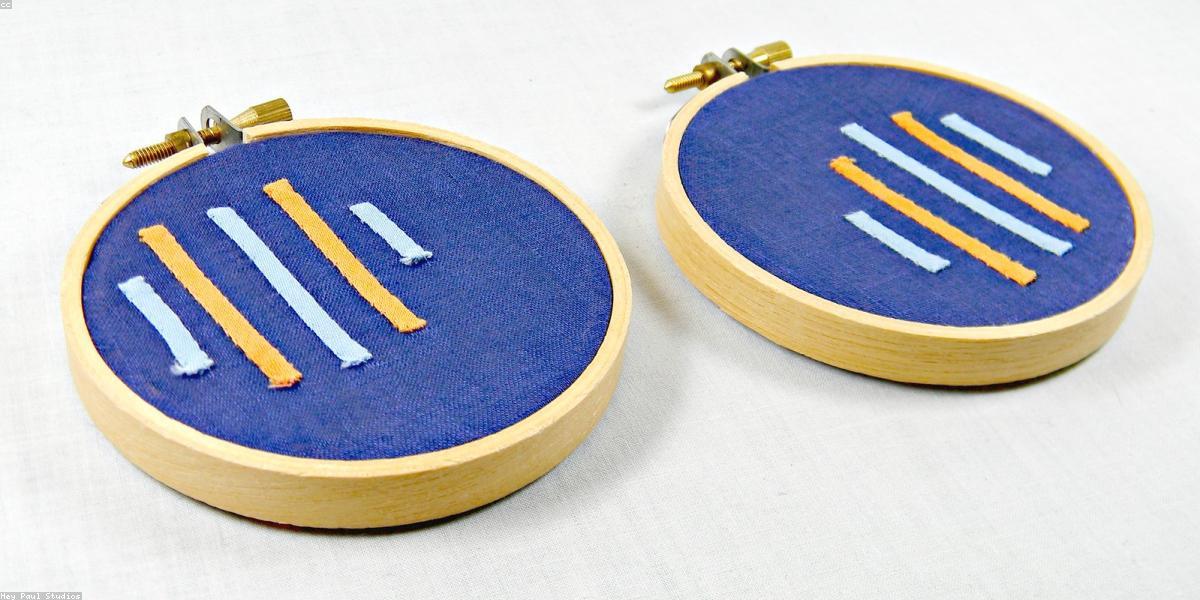 Không gian phòng khách hiện đại với tranh nghệ thuật