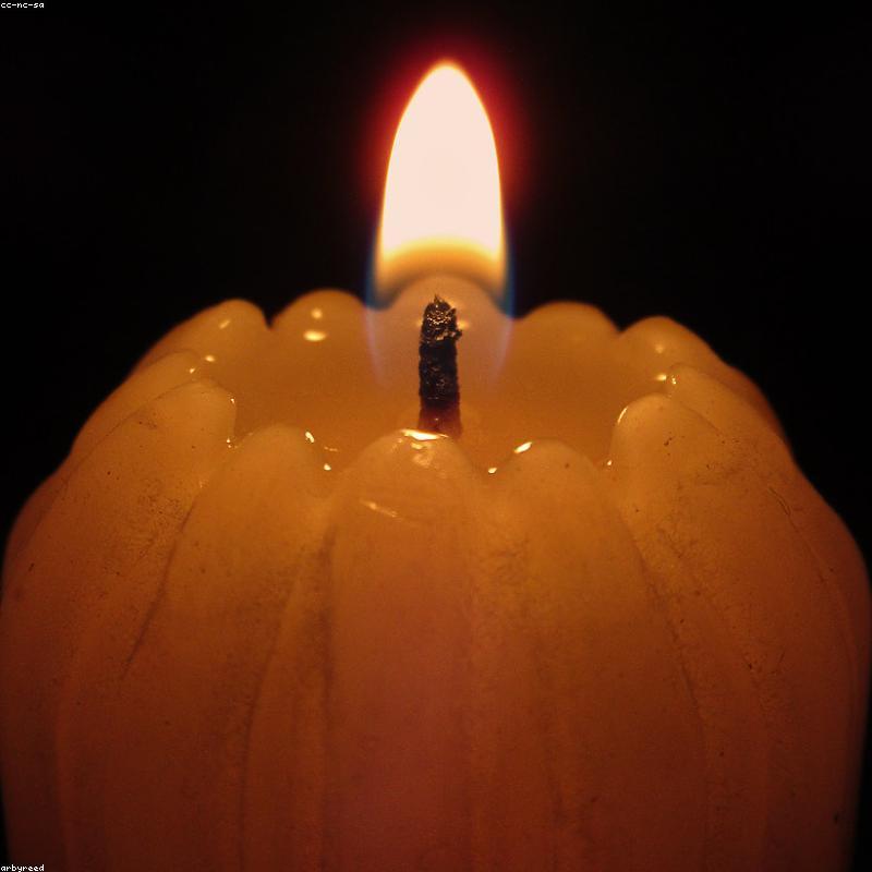 Nến Trụ Sáp Ong Đúc Khối