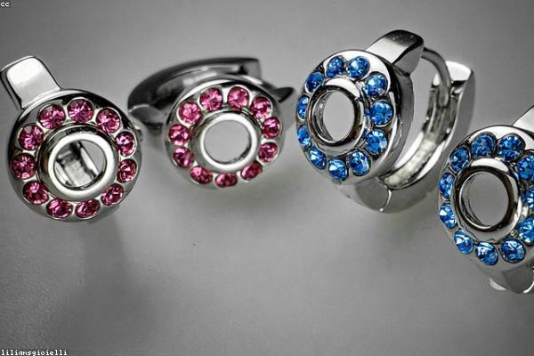 Minimal Jewelry Detail