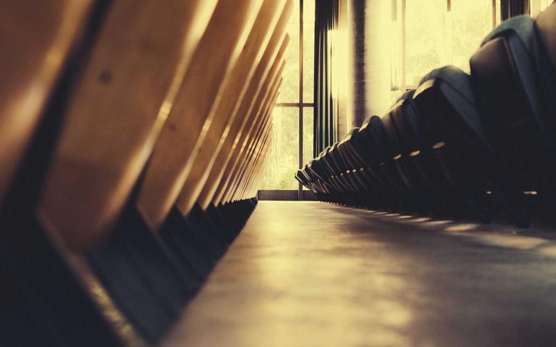 Khách hàng tham quan mua sắm tại ShopVN