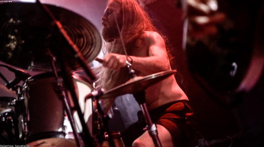 Khán giả hào hứng chờ đợi màn trình diễn