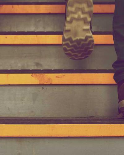 Bàn Giám Đốc Linear 2026