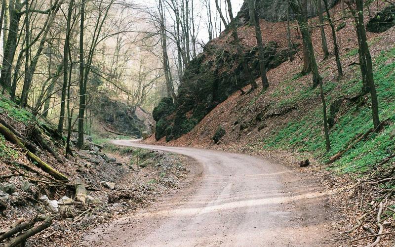 Thiết kế khung viền Titanium