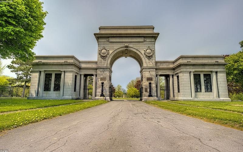 Ốp lưng điện thoại bị ố vàng và giải pháp vệ sinh