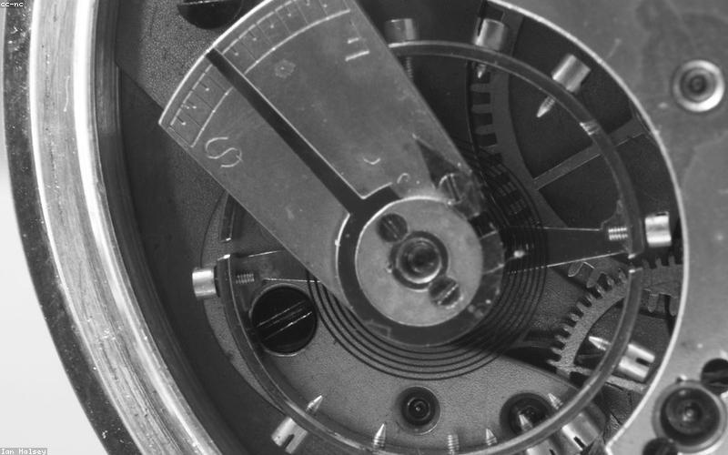 Chi tiết bộ máy đồng hồ cao cấp