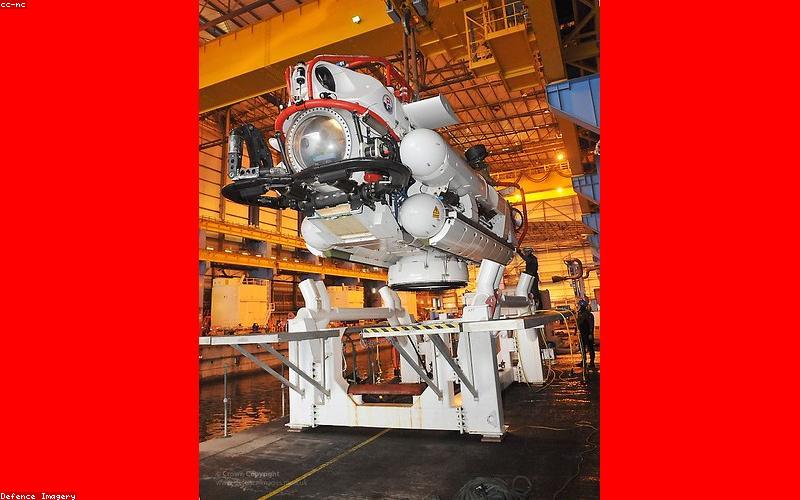 Không gian trưng bày đồ gỗ WoodCraft VN với ánh sáng phù hợp