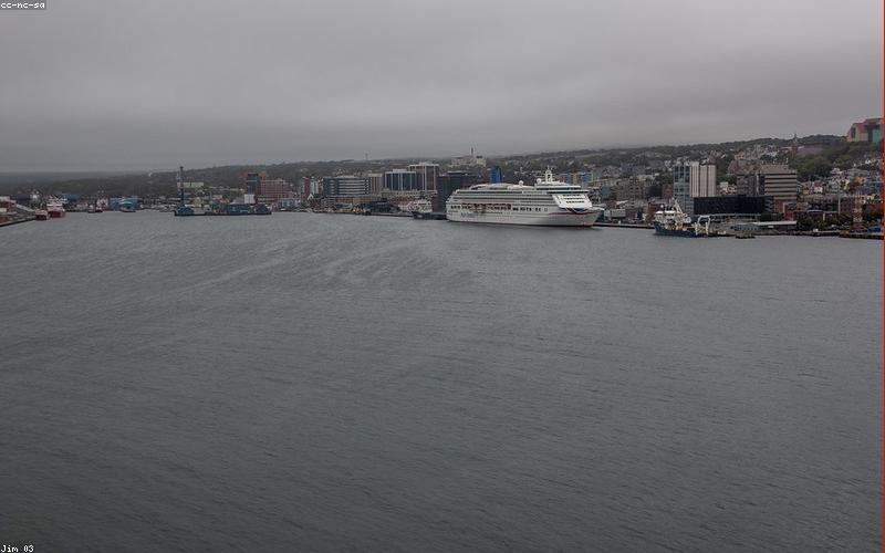 Không gian trưng bày áo dài Heritage Silk