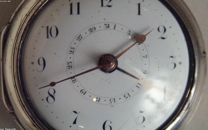 Màu sắc đồng hồ xu hướng 2024