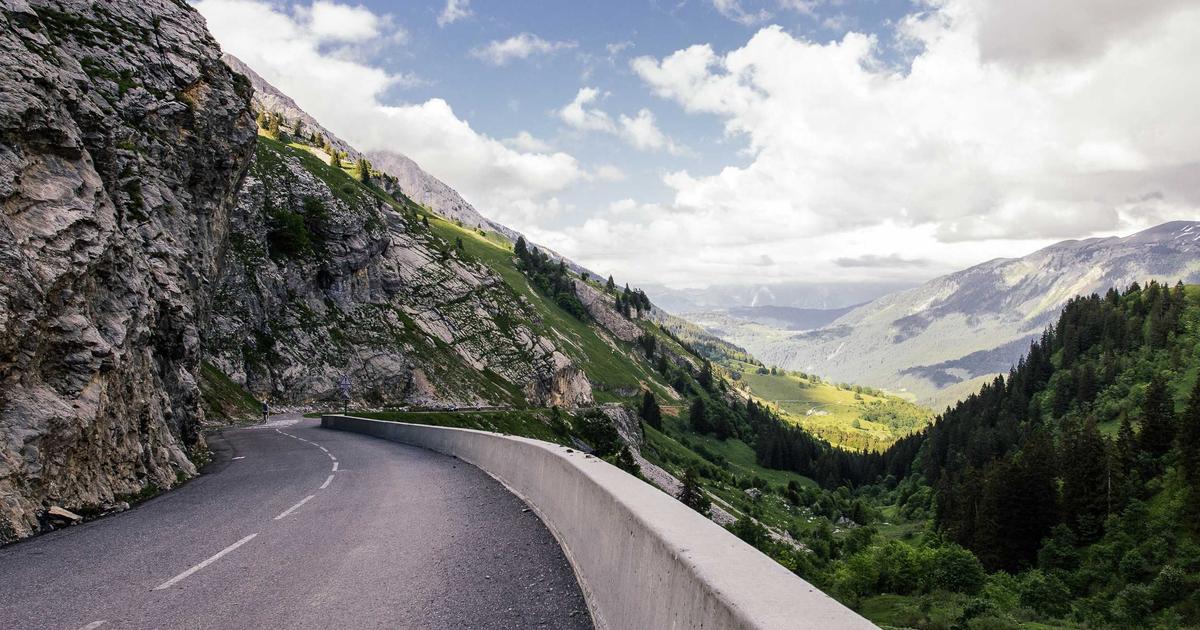 Xu hướng thiết kế website AI 2025: BrandBoost và cuộc cách mạng tự động hóa toàn diện