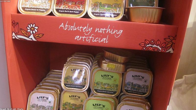 Thực phẩm hữu cơ cao cấp cho thú cưng