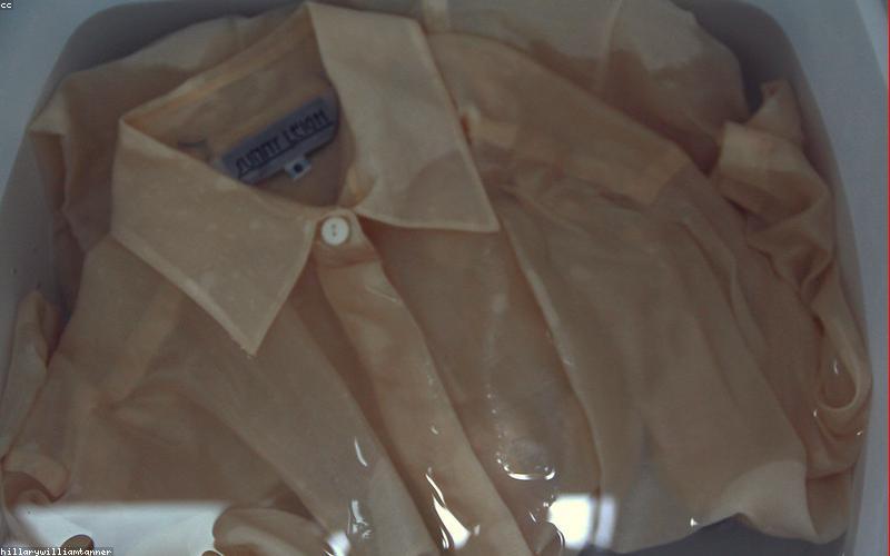 Cách giặt tay áo dài lụa