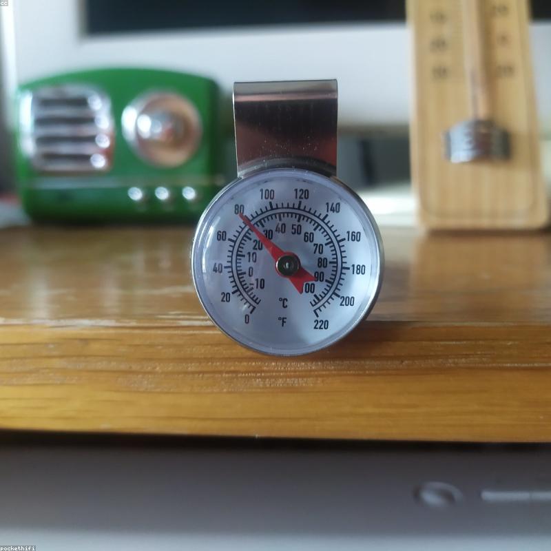 Nhiệt kế hồng ngoại đo trán Microlife FR1MF1