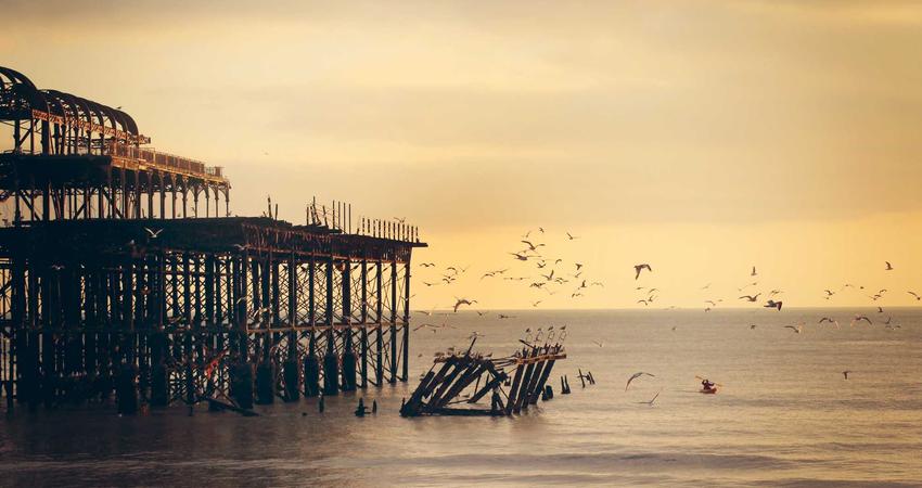 Bảng màu Deep Lunar Grey trên mặt số đồng hồ 2026