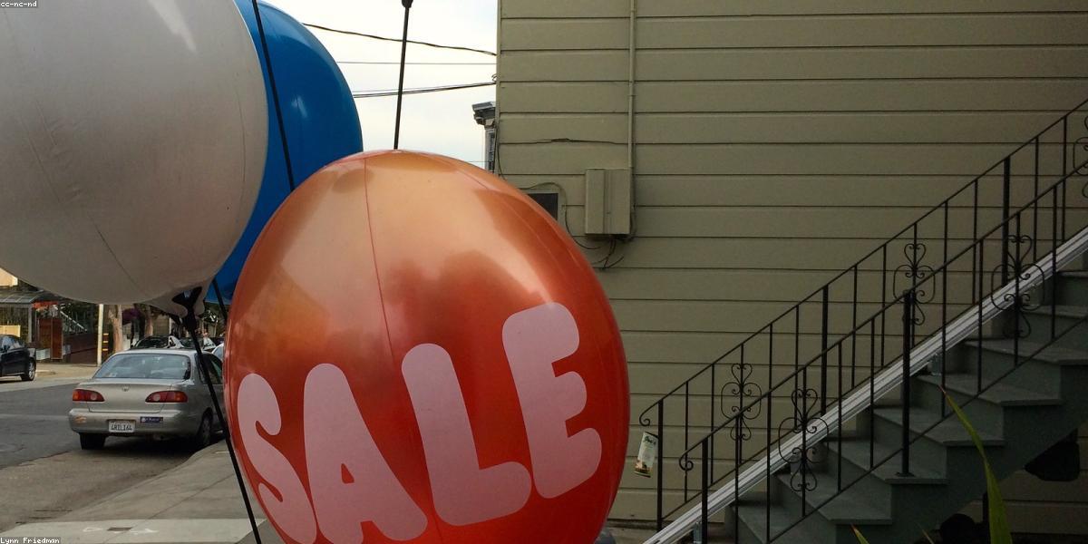 Trang trí bóng bay Pikachu Balloon