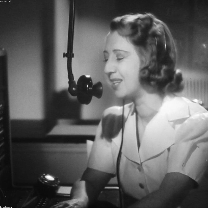 Bộ kít làm trắng răng Crest 3D White Whitestrips