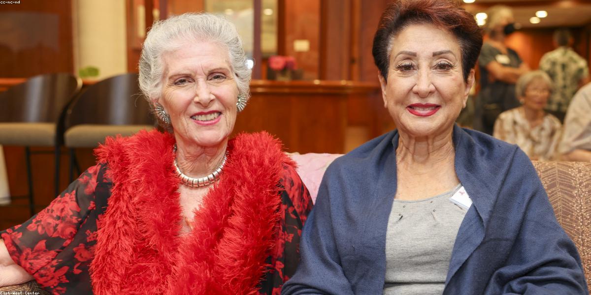 Không gian đêm yên tĩnh với thảo dược