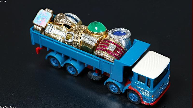 Trang sức vàng 18k tinh xảo