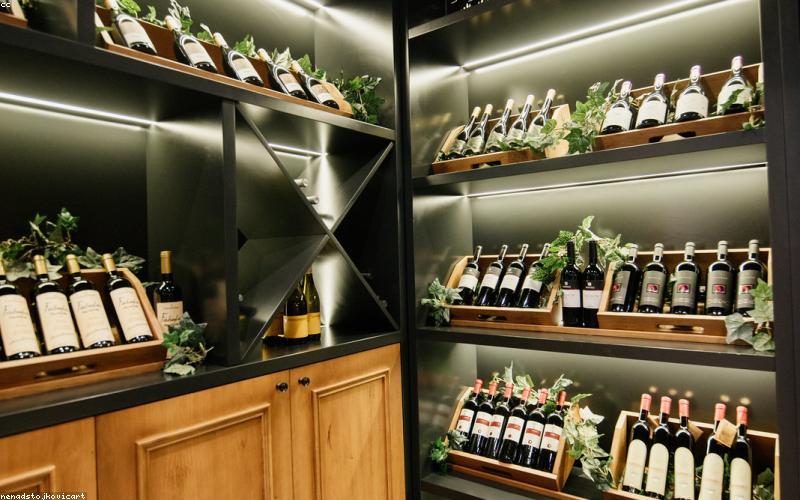 Các dụng cụ vệ sinh ốp lưng tại nhà