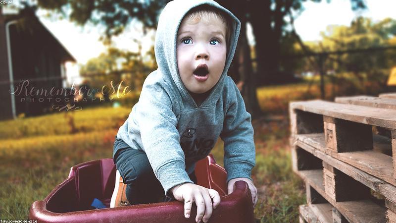 Trang phục trẻ em năng động