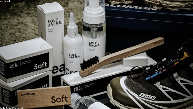 Vệ sinh giày sneaker chuyên nghiệp tại SneakerHead VN