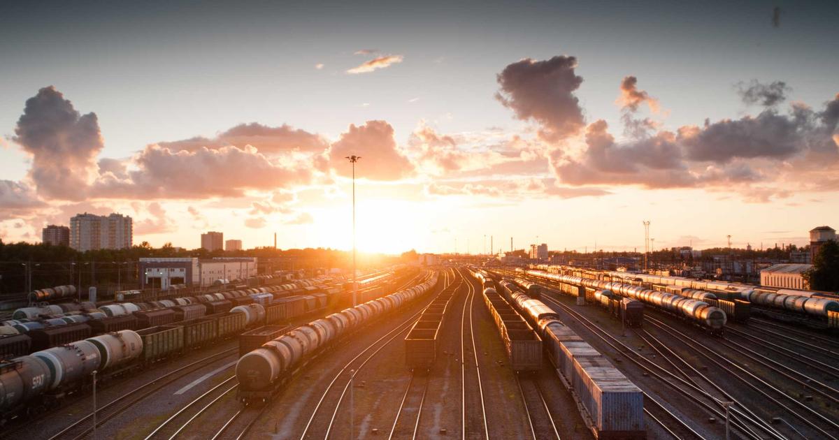 Phân tích hiệu quả: Thiết kế website bằng AI tại BrandBoost so với phương pháp truyền thống