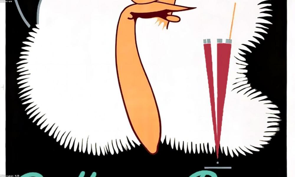 Couple kayaking in Ha Long