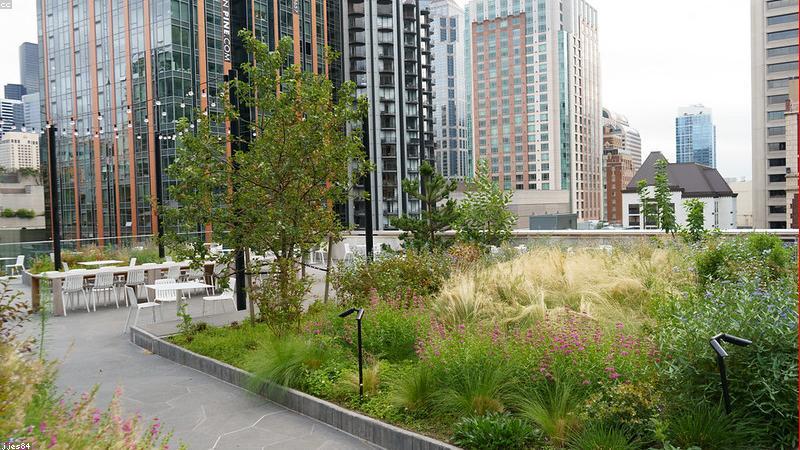 Không gian làm việc của doanh nhân và phụ kiện đẳng cấp