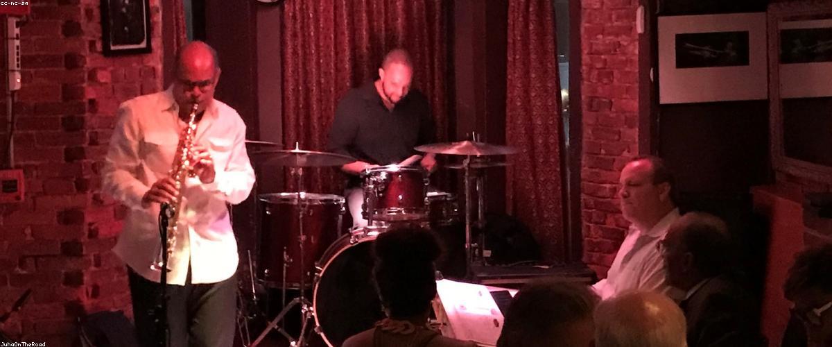 Technical performance charts comparison