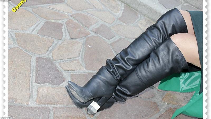 Giày sneaker sạch như mới sau khi vệ sinh