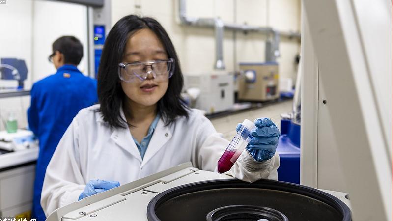 Máy ly tâm phòng thí nghiệm hiện đại tại LabEquip VN