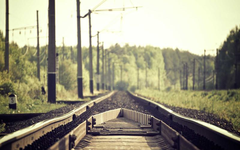 Bio-glitter makeup trend 2026