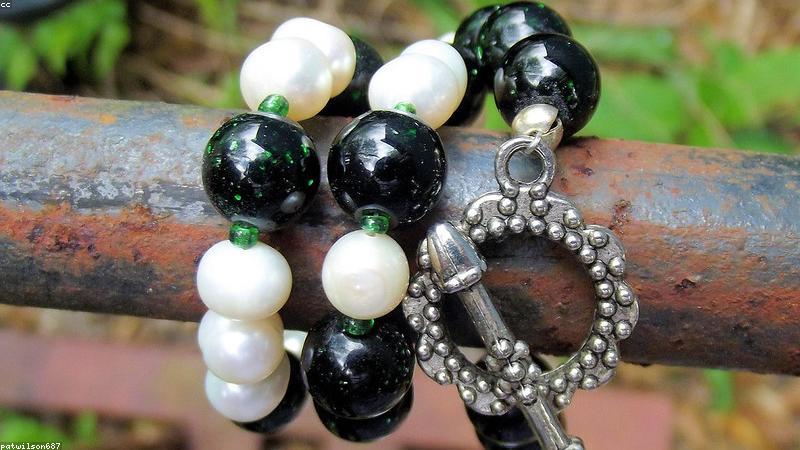 Trang sức vàng bản lớn sang trọng