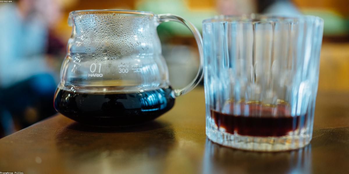 Kỹ thuật rót nước trong pha cà phê Pour-over