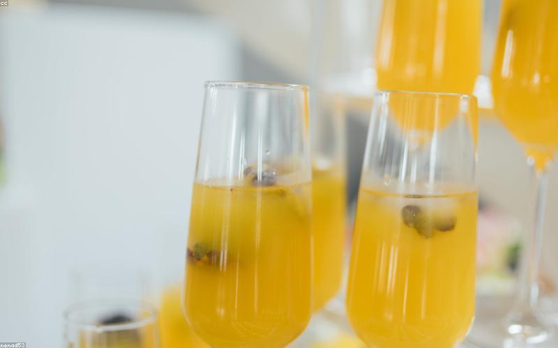 Thưởng thức Champagne chính hãng