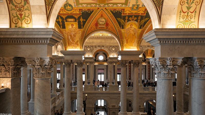 Không gian nội thất sang trọng với đồ gỗ thủ công