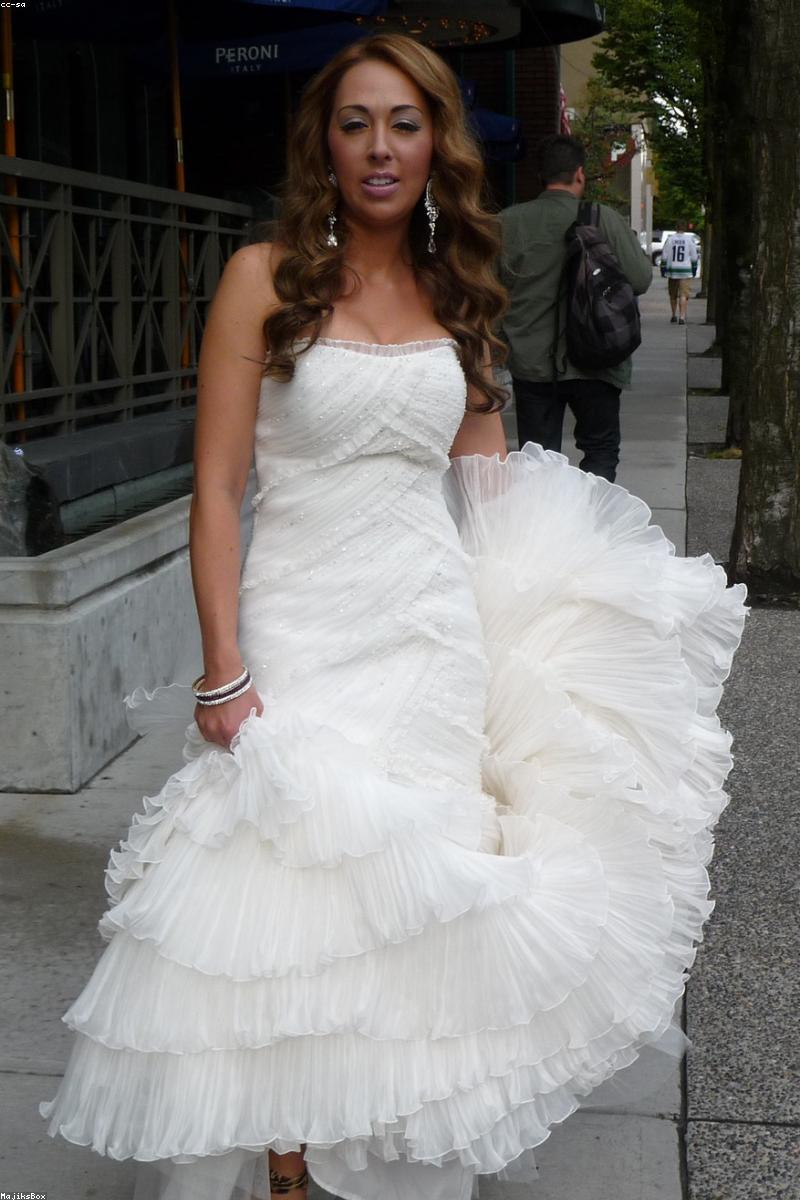 Áo dài cưới lụa tơ tằm