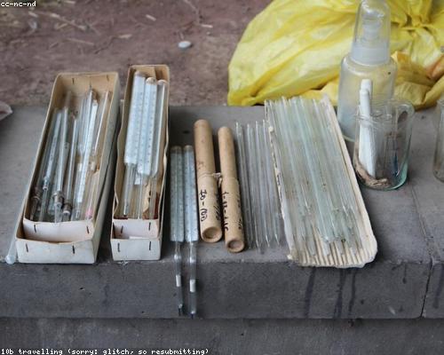 Thực hiện thí nghiệm