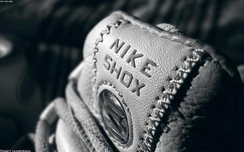 Logo và chi tiết thương hiệu