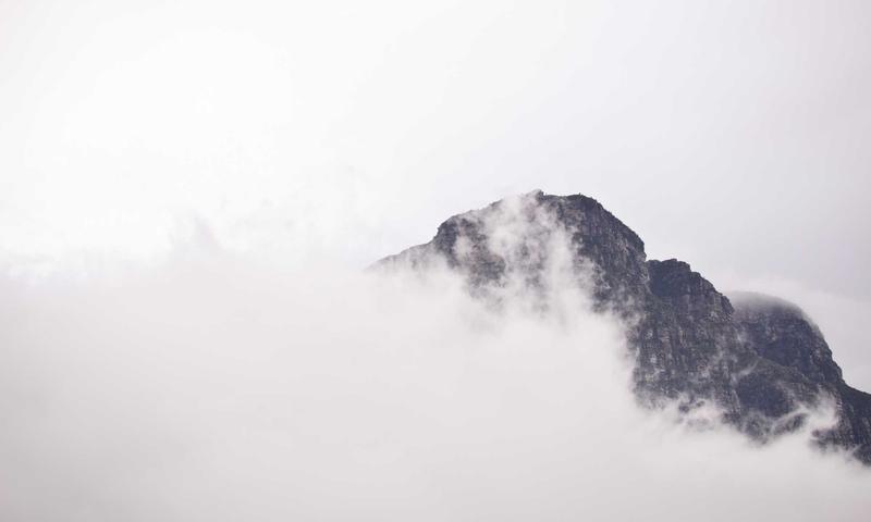 Trang sức đá thô 2026