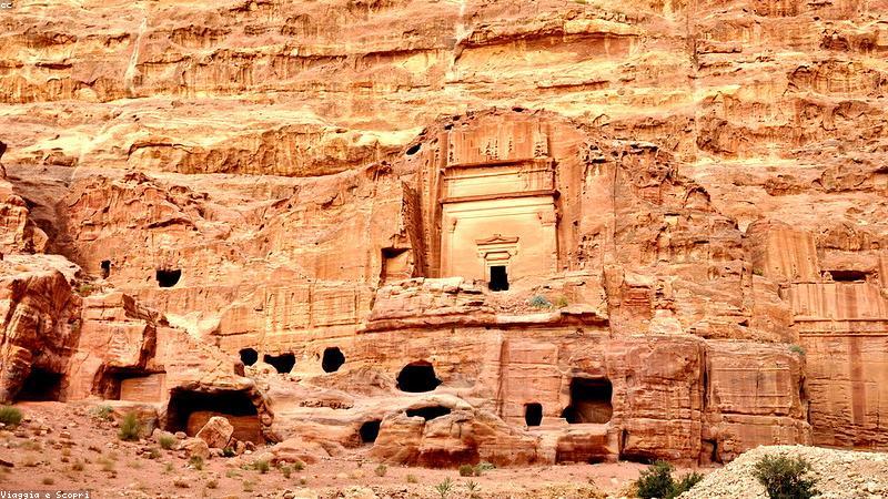 Bác sĩ điều khiển robot từ xa