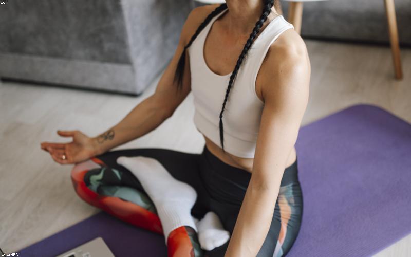 Không gian thư giãn ngoài ban công nhà gỗ