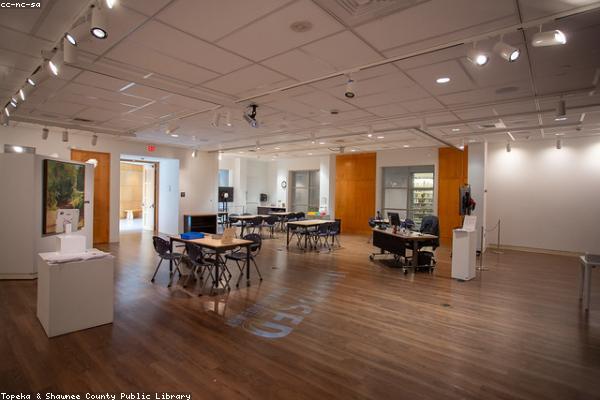 Epson EB-L210W Classroom