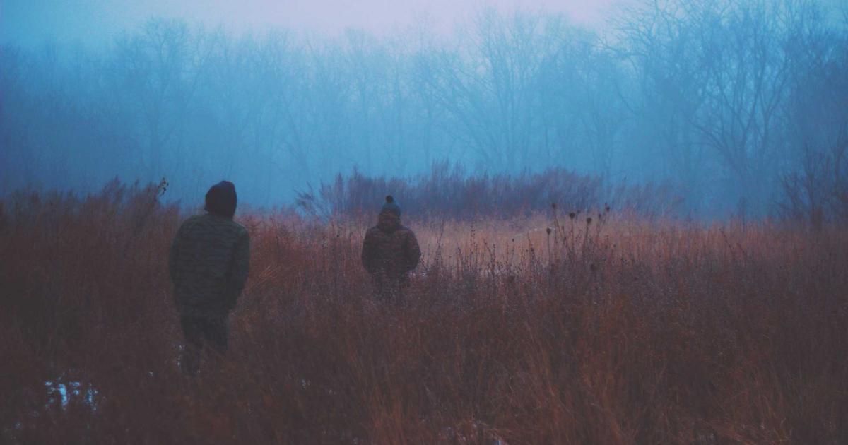 Top 5 xu hướng chụp ảnh couple 2024: Đậm chất điện ảnh tại Wanderlust Studio