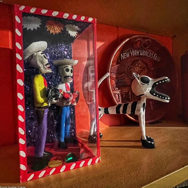 Kệ trưng bày gốm