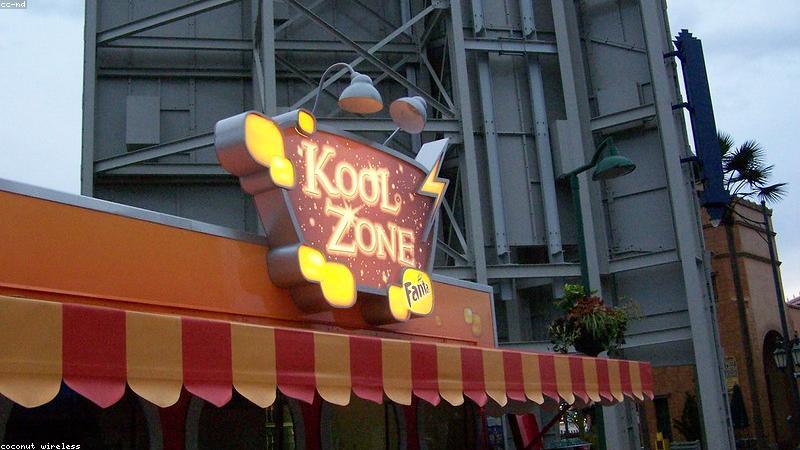 Không gian hộp đêm truyền thống