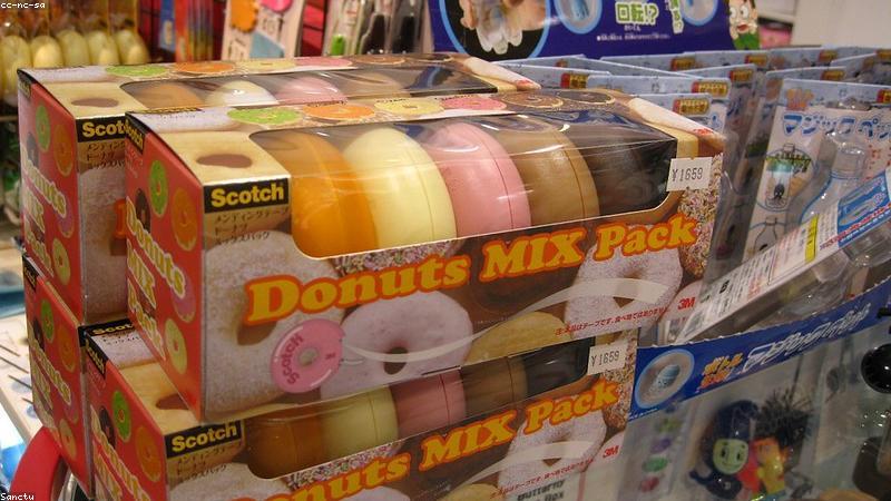 Không gian trưng bày tại StickerFun Store